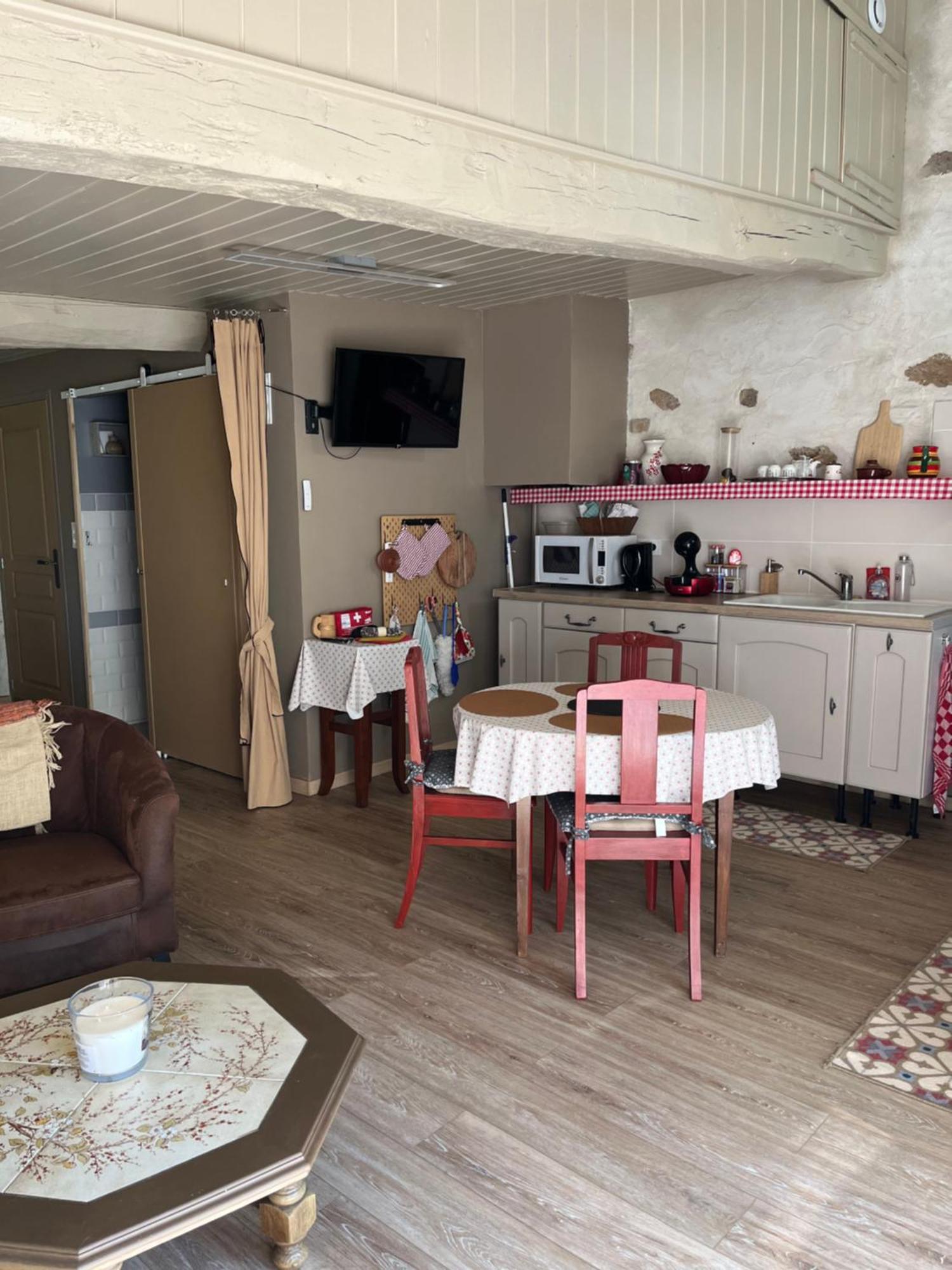 Halte Vendeenne Atypique Saint-Germain-l'Aiguiller Екстериор снимка